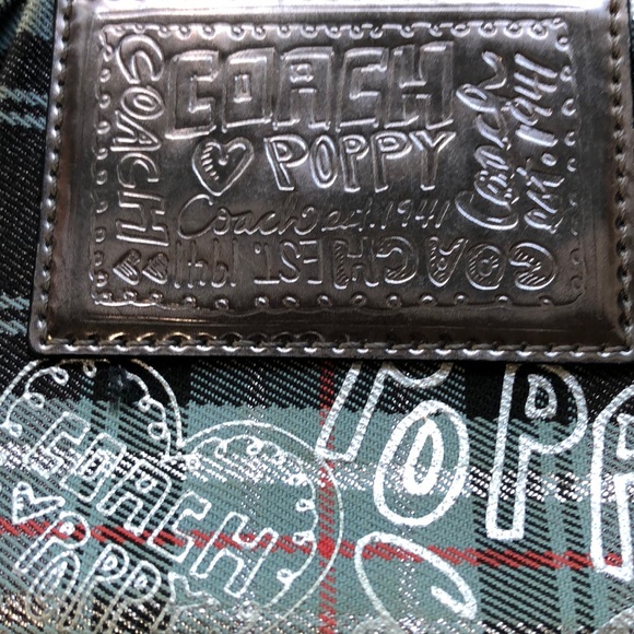 Coach Poppy Wristlet - Picture 2 of 4